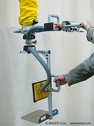 ANVER Vacuum Tube Lifter with Custom Side Gripping Pad Attachment for Lifting Boxes up to 140 lb (64 kg)